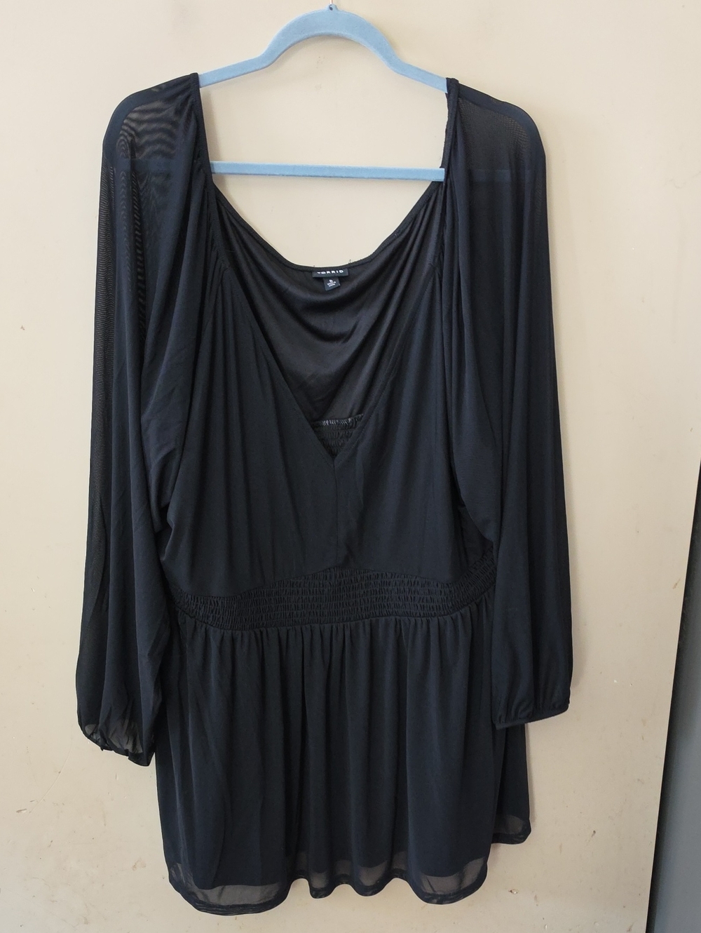 torrid Black Long Sleeve V-Neck Smocked Waist Top Sheer Sleeves Size 5
